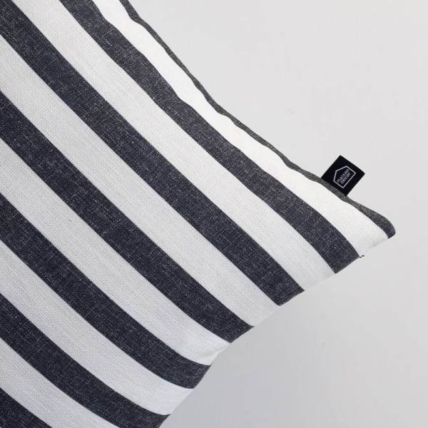 stripes negro 3 1296x